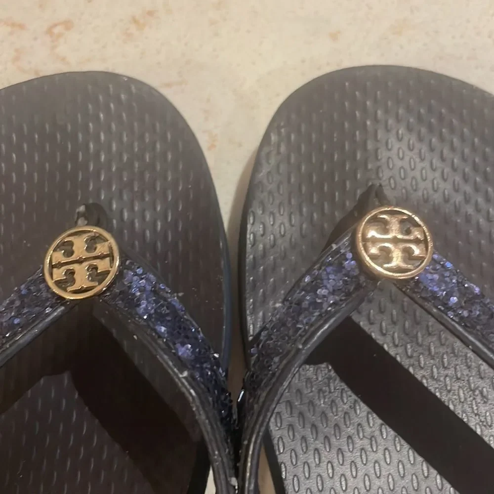 Tory Burch blue glitter flip flops SZ 7